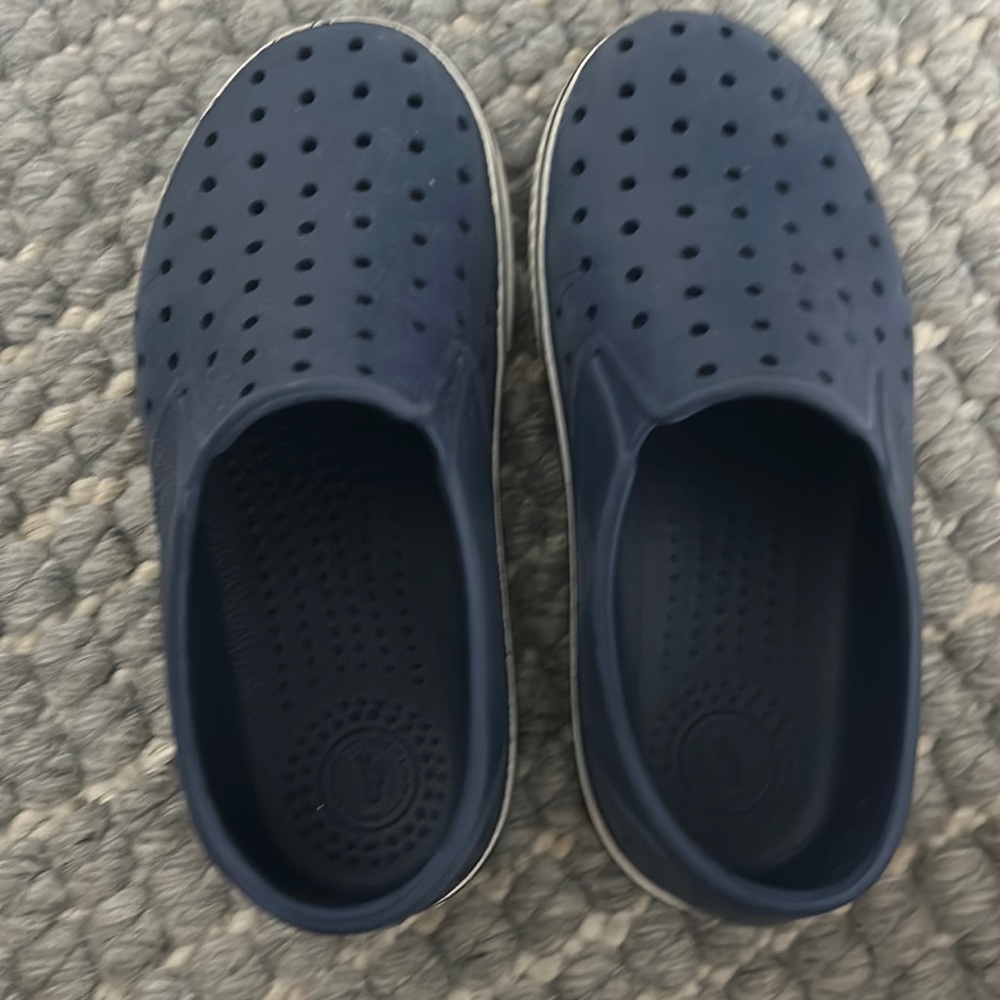 Native shoes navy blue size 13 kids